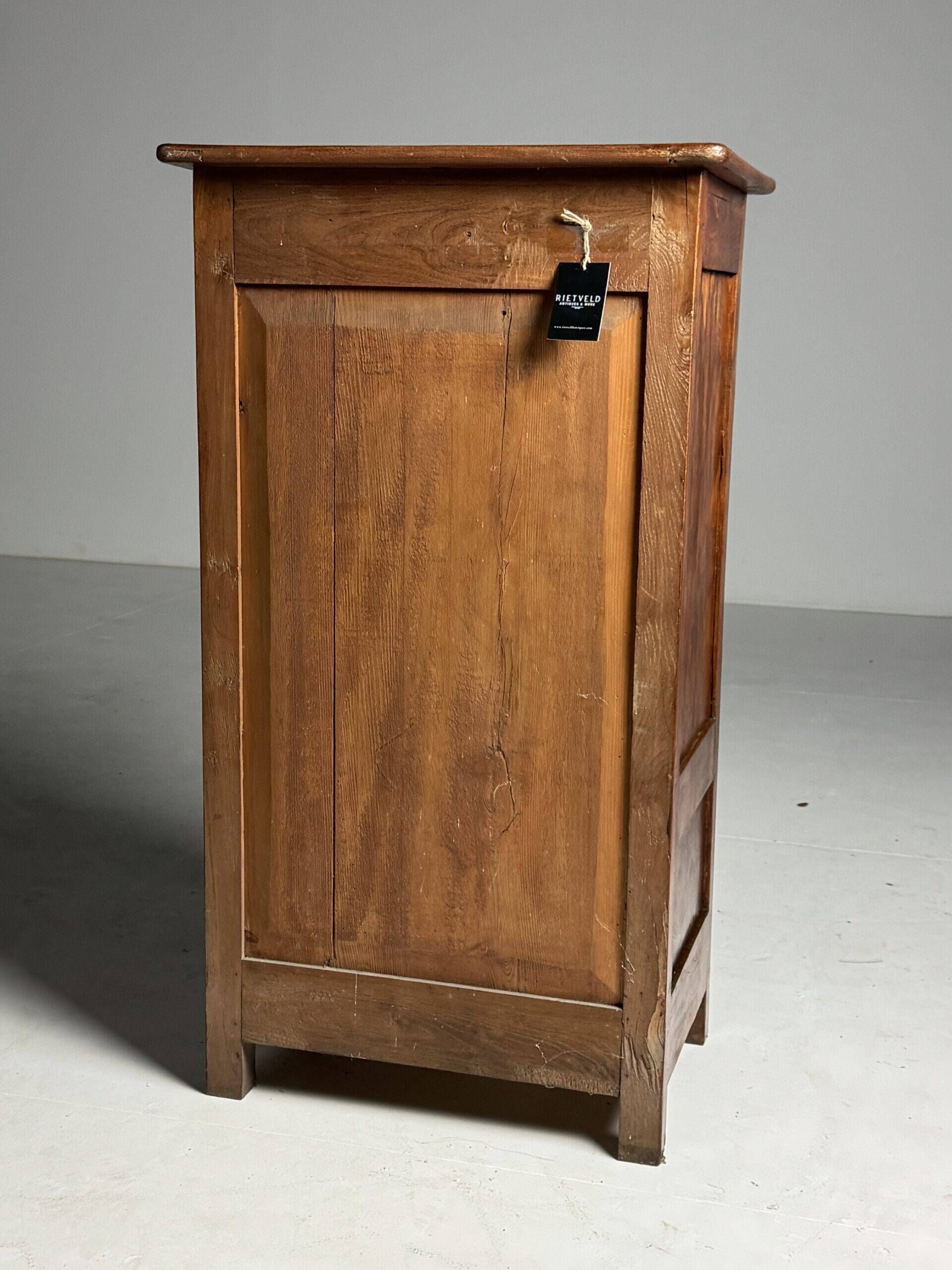 Country antique chest of drawers