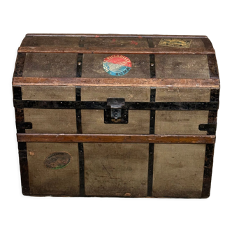 1900s chest in wood and metal