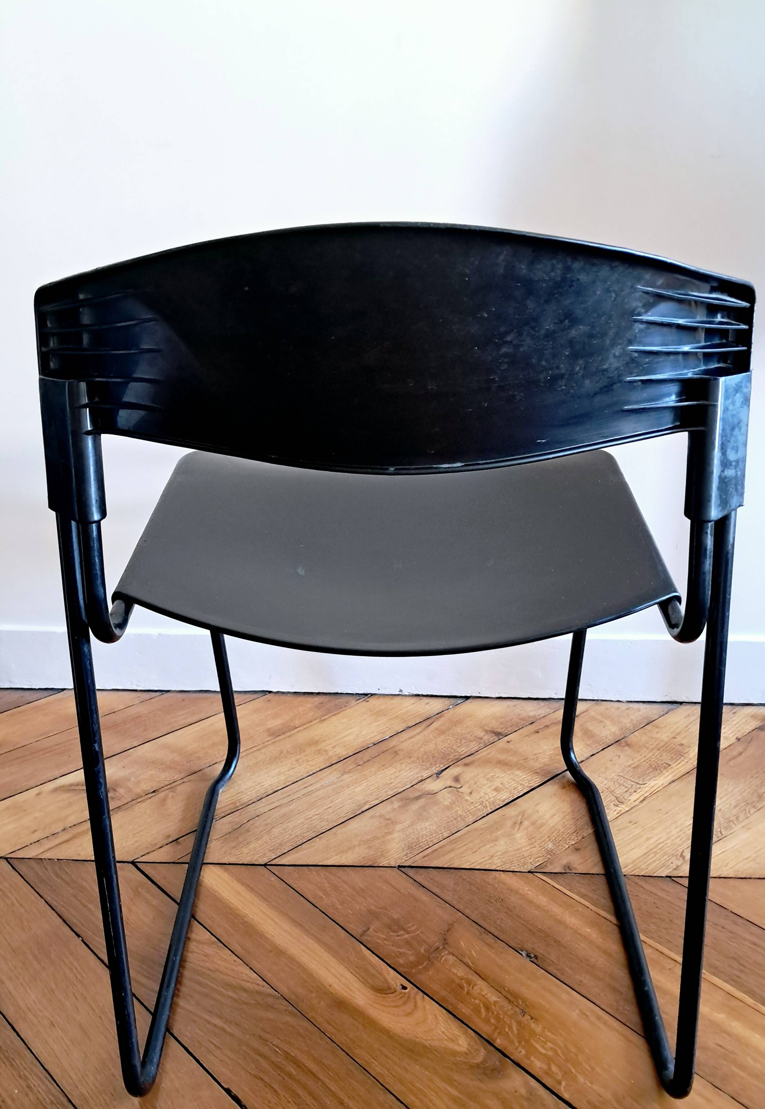 Black Assisa chair by Paolo FAVARETTO for Press Italy. 1980s