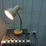 Articulated desk lamp