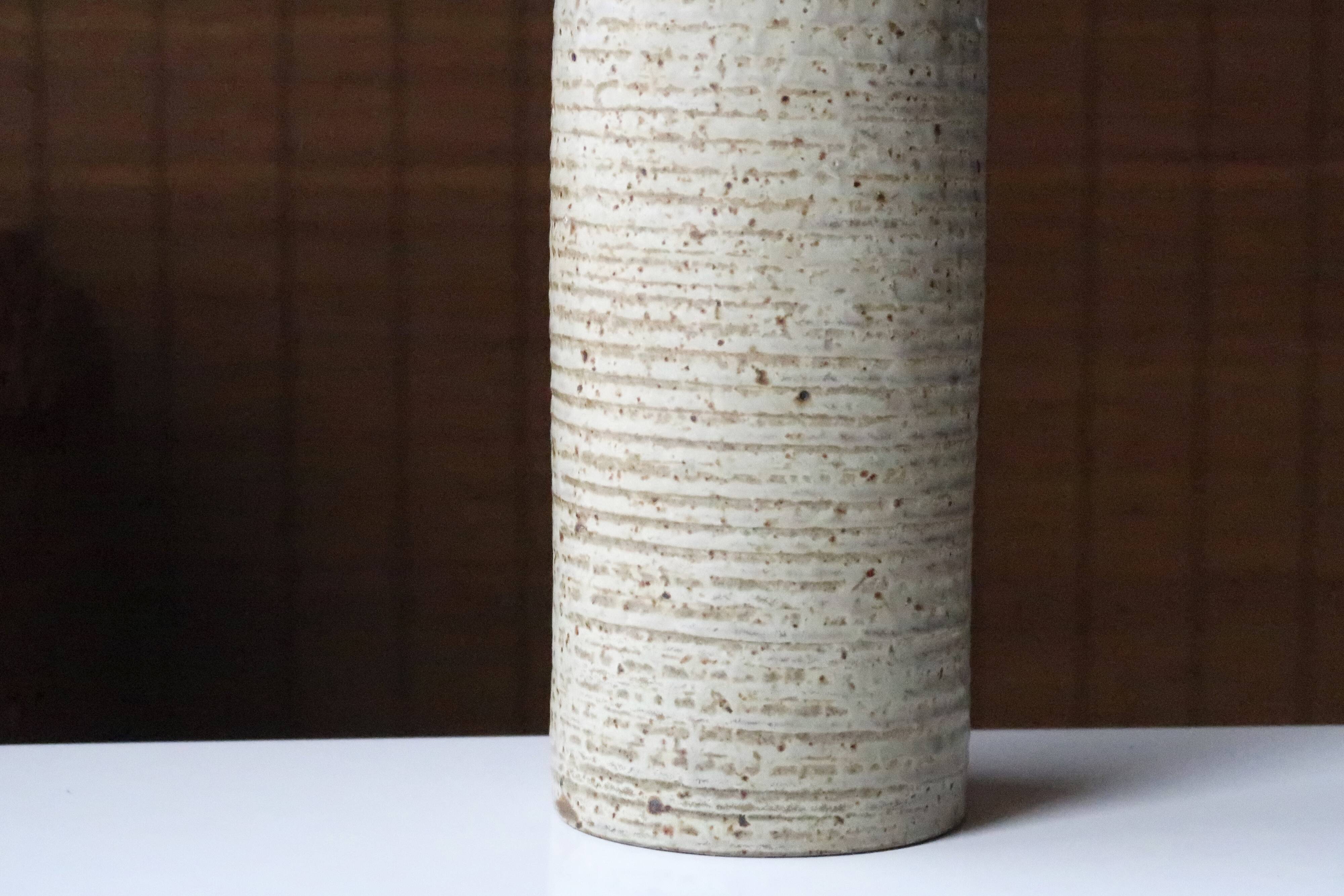 Vase rouleau en grès signé bodin, années 70