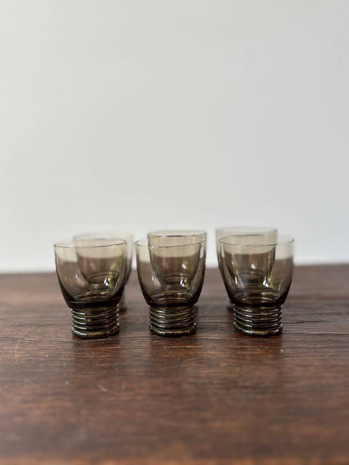 Set of 6 vintage 70s glasses with smoked grey ring feet