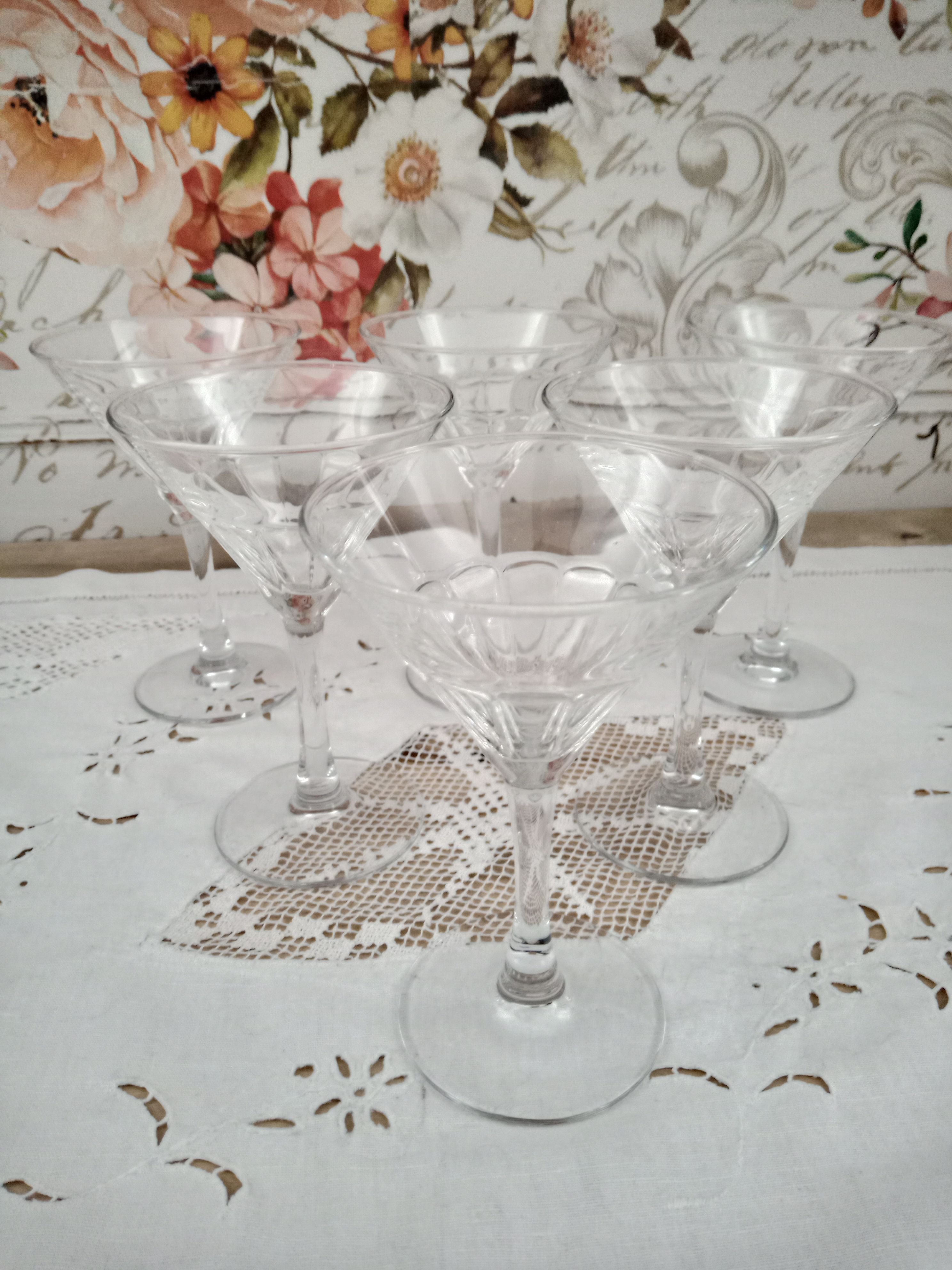 Lot of 6 vintage champagne glasses in conical drinking glass