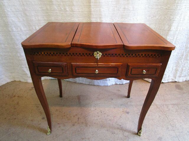 Solid wood dresser with marquetry