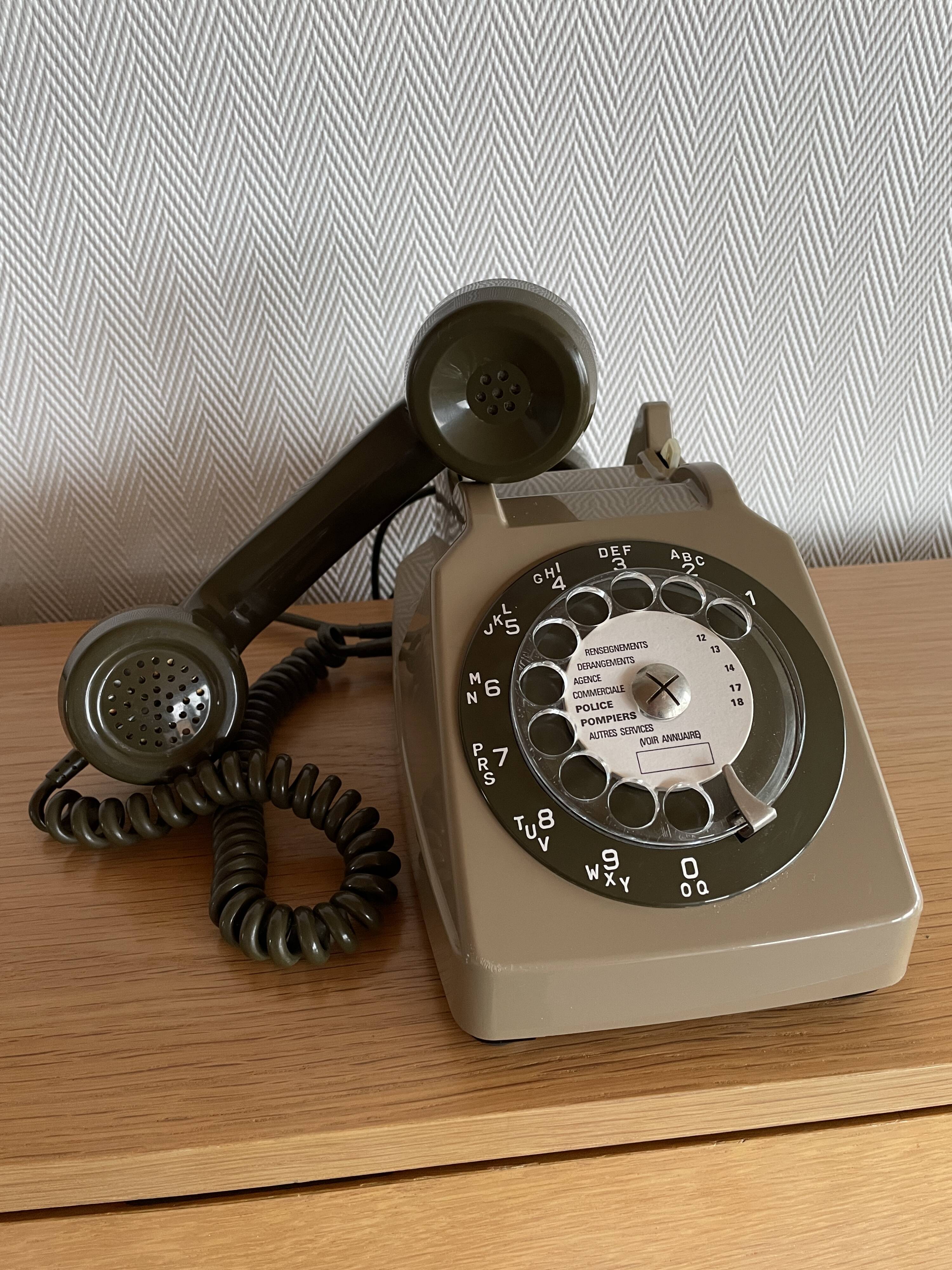 TÉLÉPHONE D'ÉPOQUE PTT Vintage / Telic Alcatel Socotel S63 / 1973