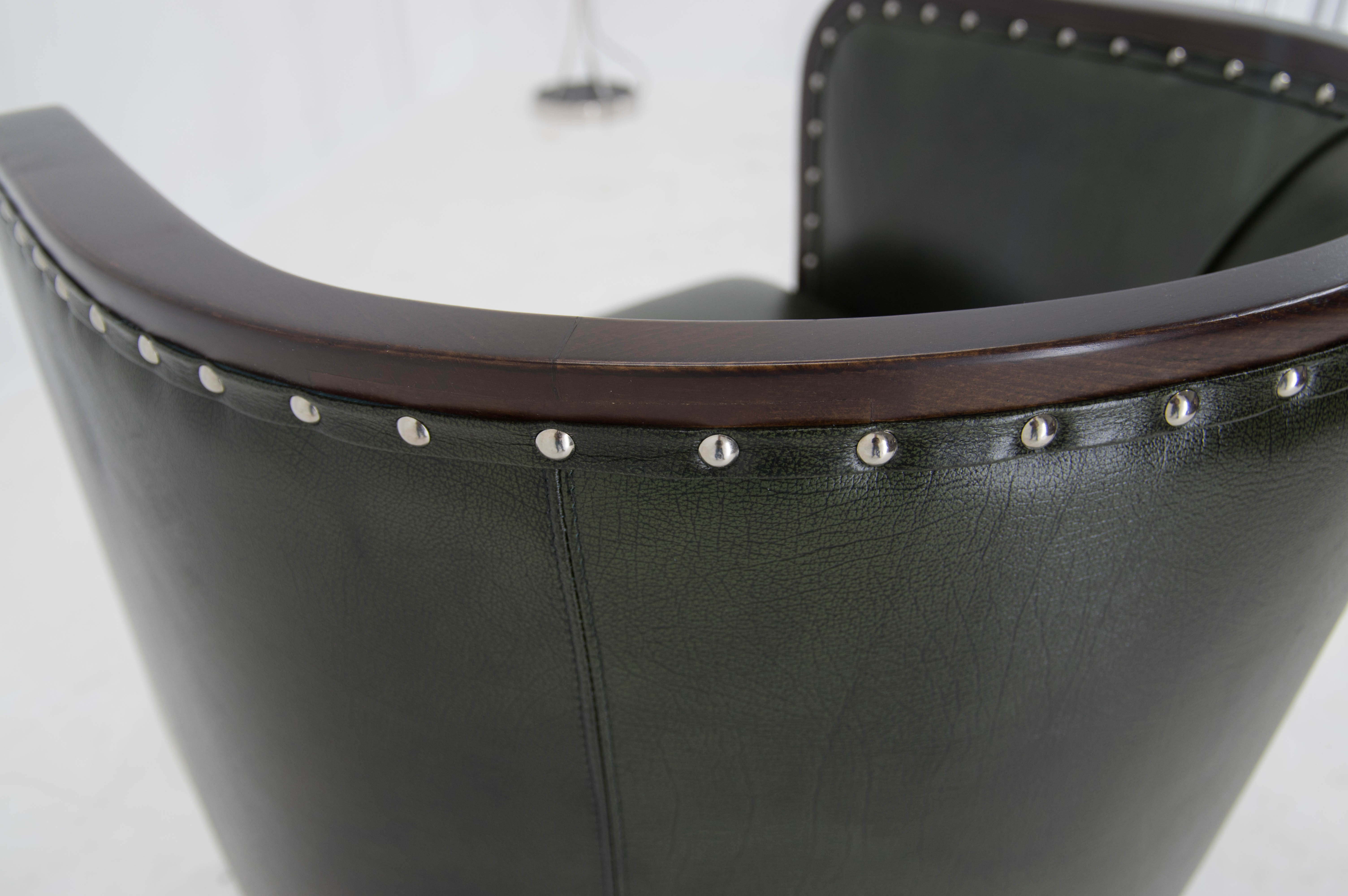 Bauhaus Tubular Armchair in Green Leather,  1930s, Restored