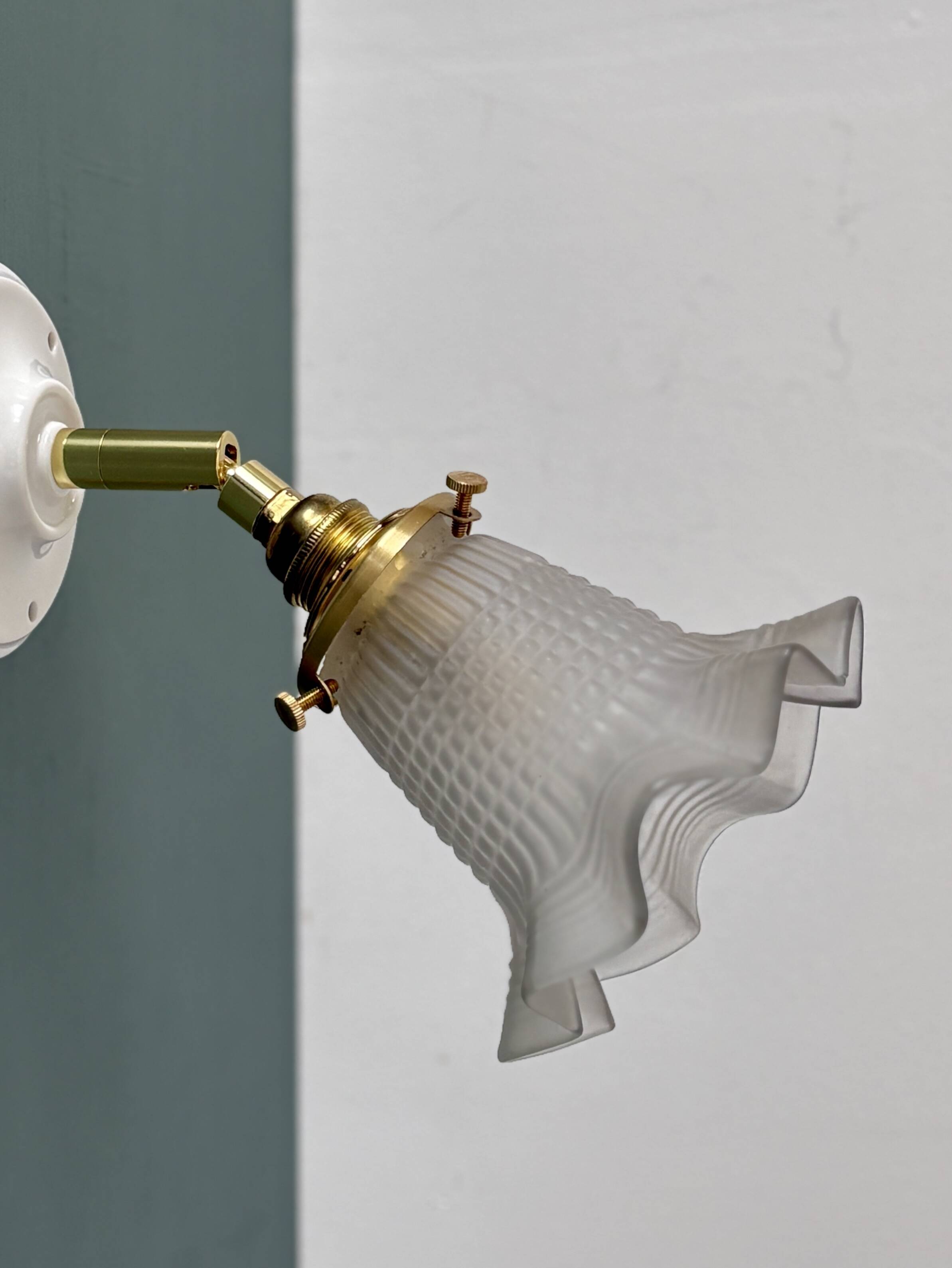 Vintage frosted glass tulip wall light