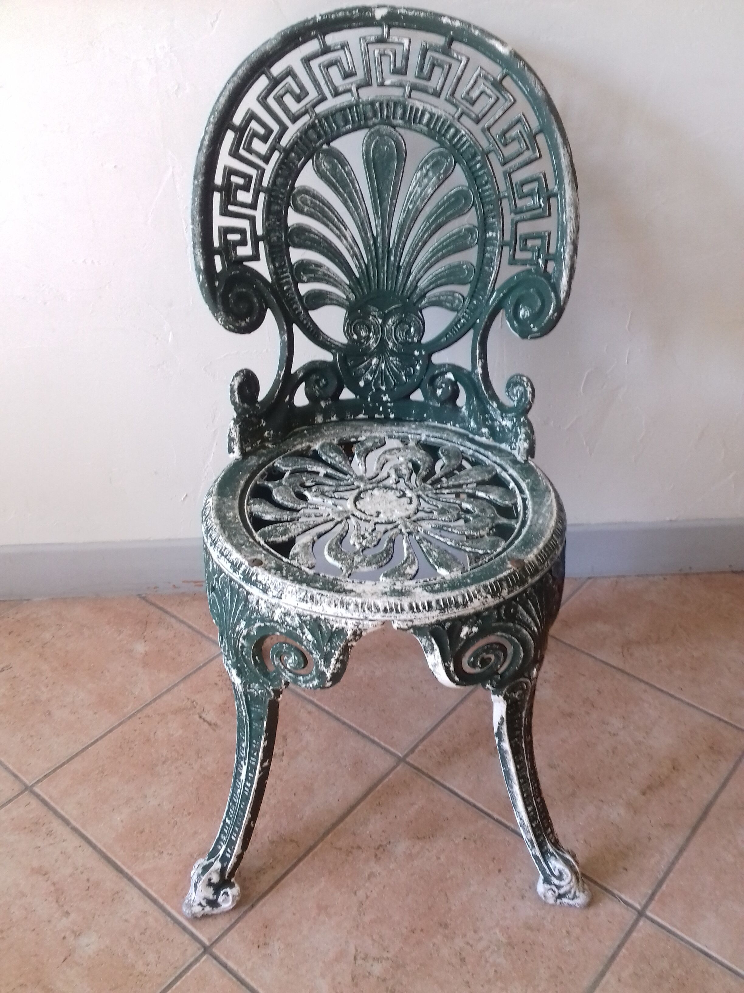 3 jardin chaises in aluminiun cast iron