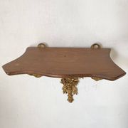 Étagère baroque en bois et bronze à décor de ruban