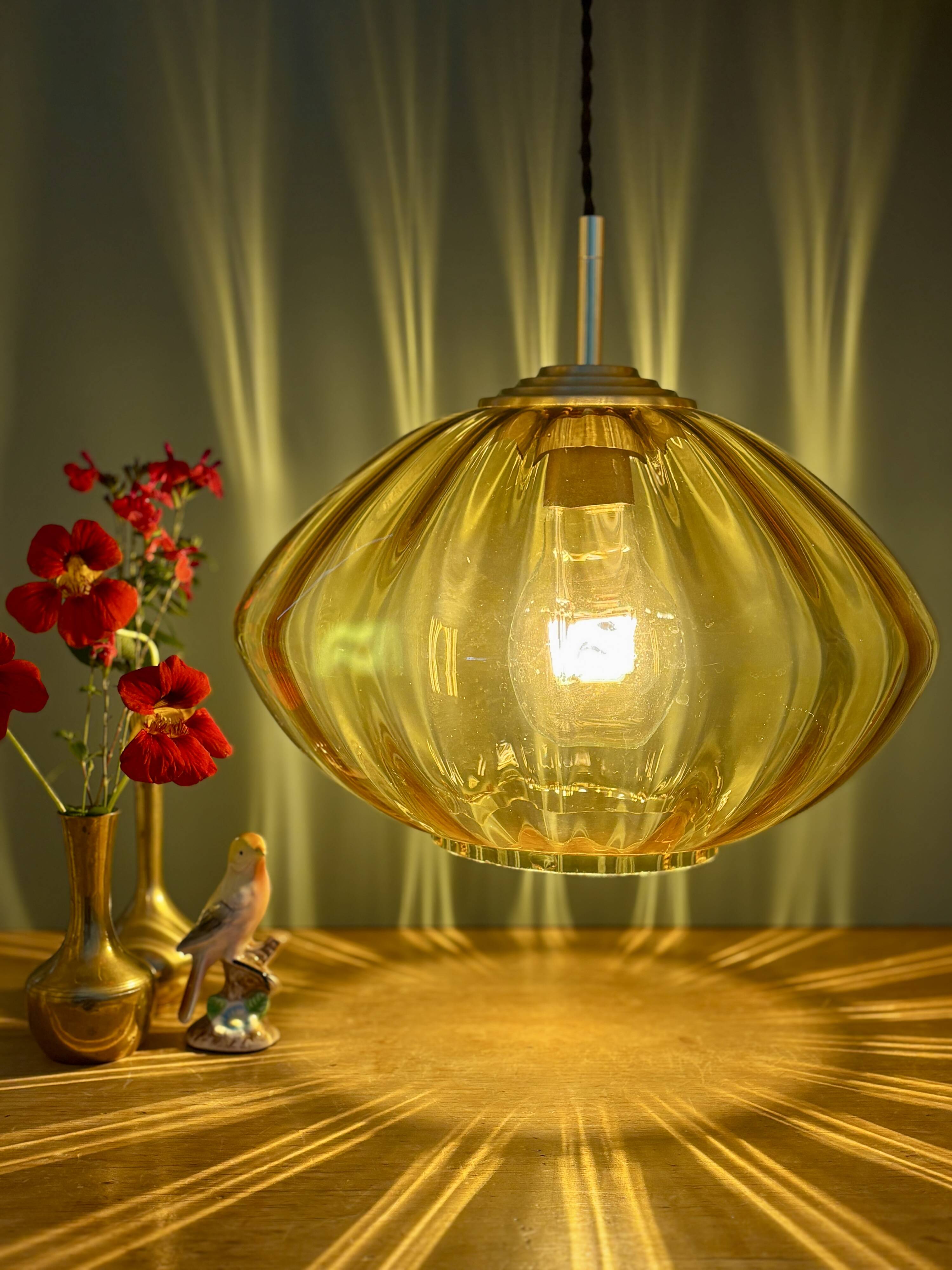Suspension globe vintage XL en verre ambré