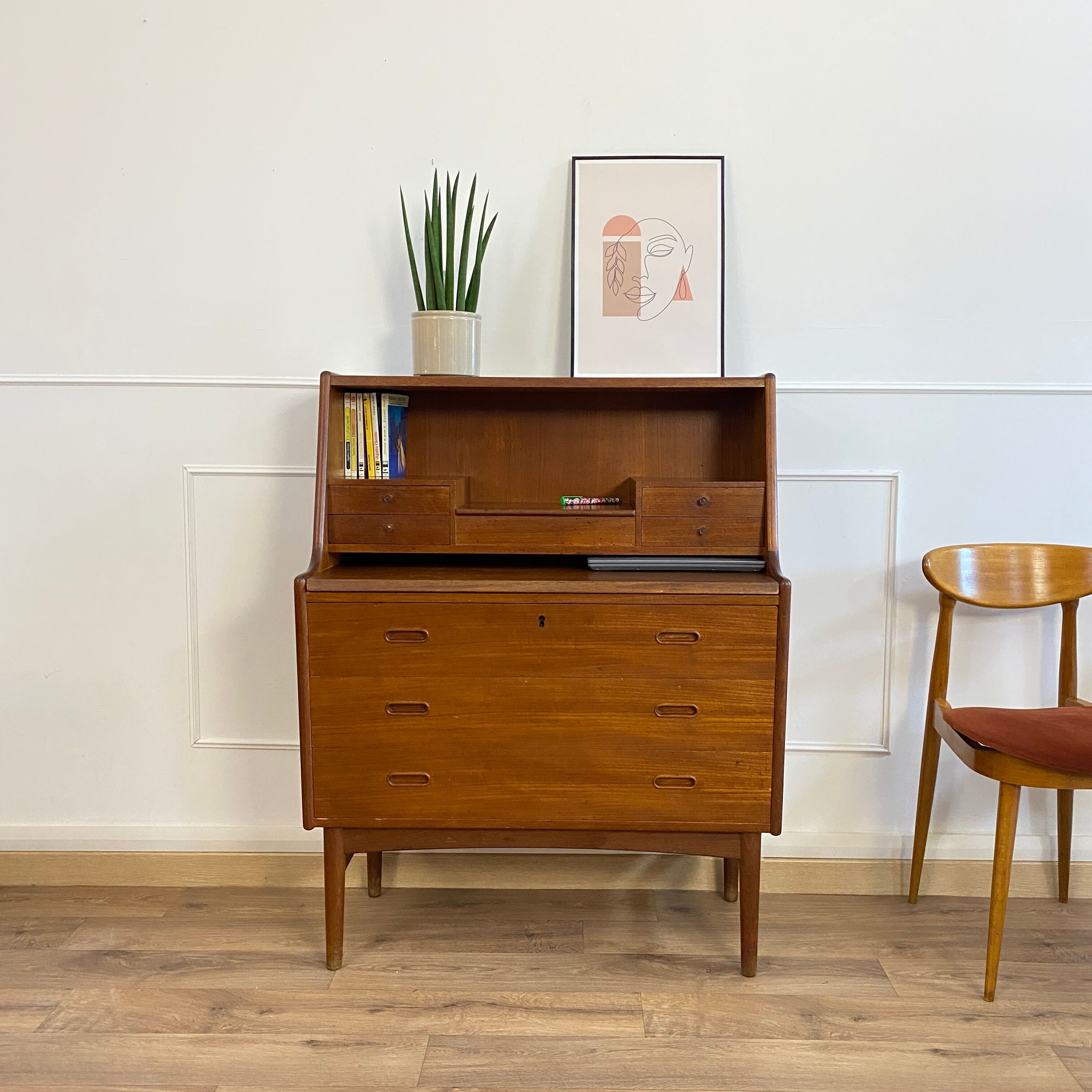 Secretary Arne Wahl Iversen, Vinde Mobelfabrik edition