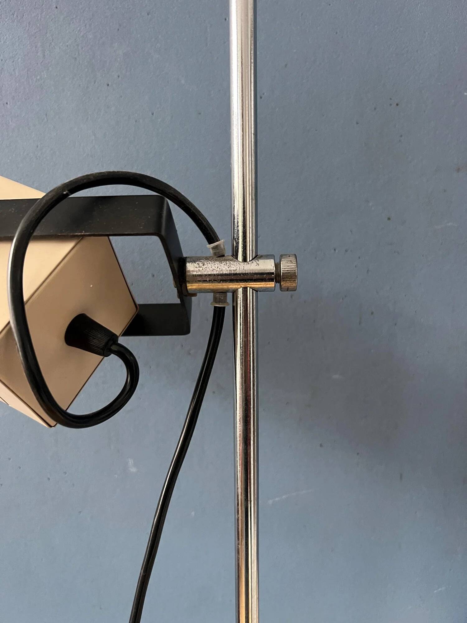 Cream taupe 70s vintage Philips space age floor lamp