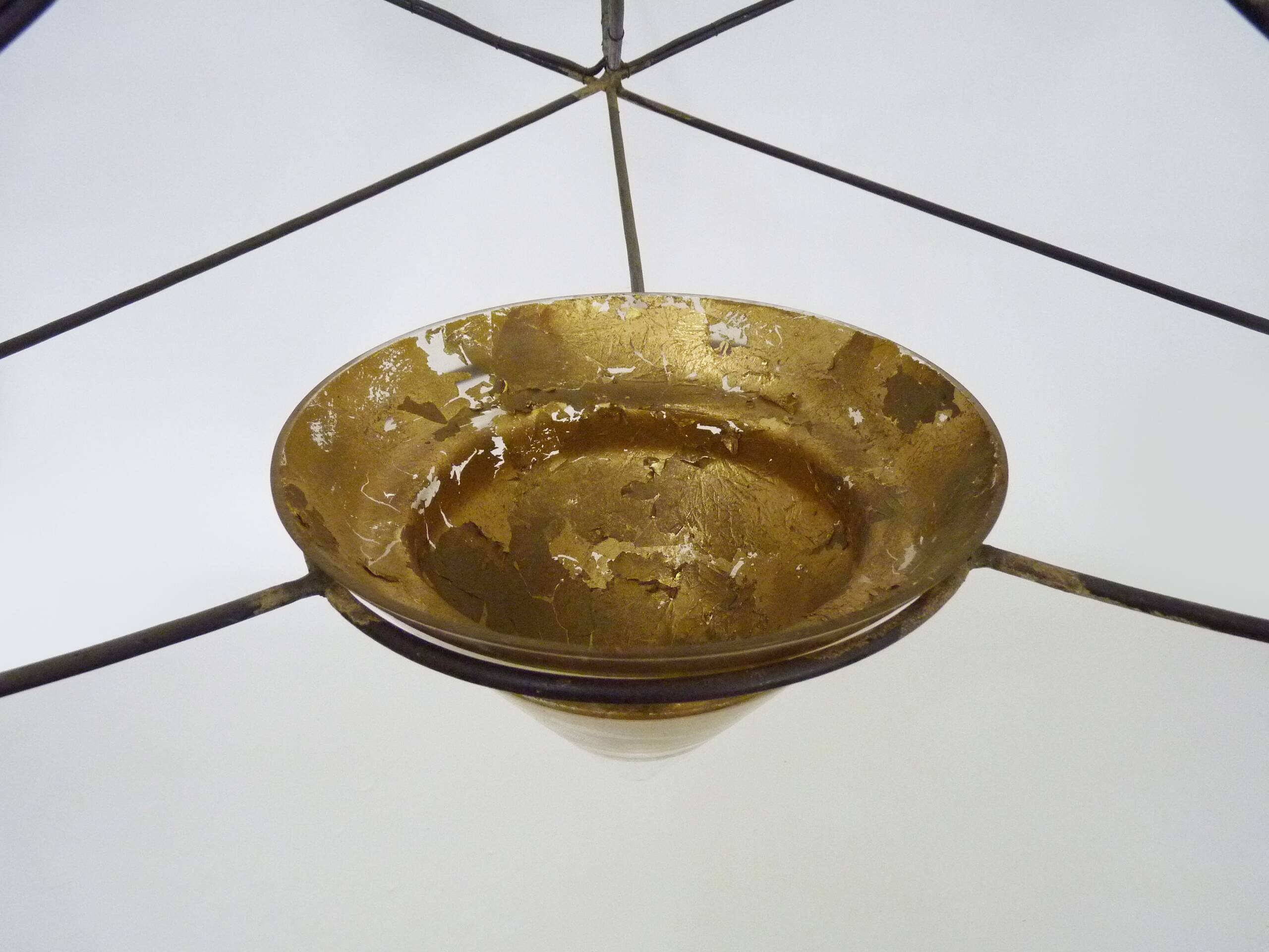 Very large chandelier with 9 metal bulbs and gold leaf cup