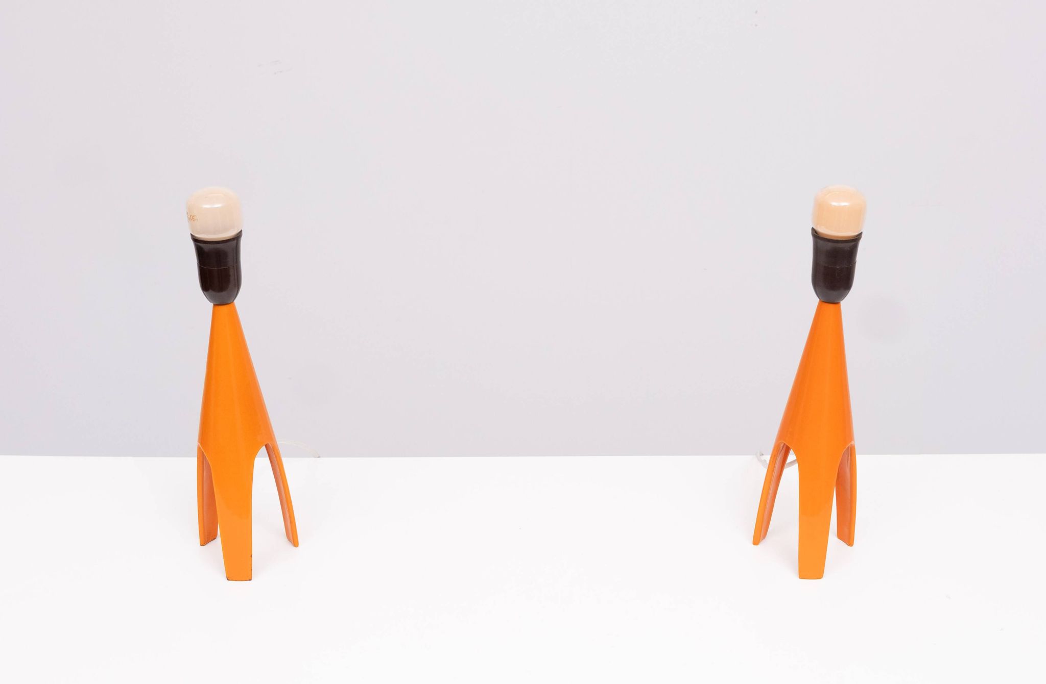 Lampes de table Voss Belysning en émail orange, années 1950, Danemark