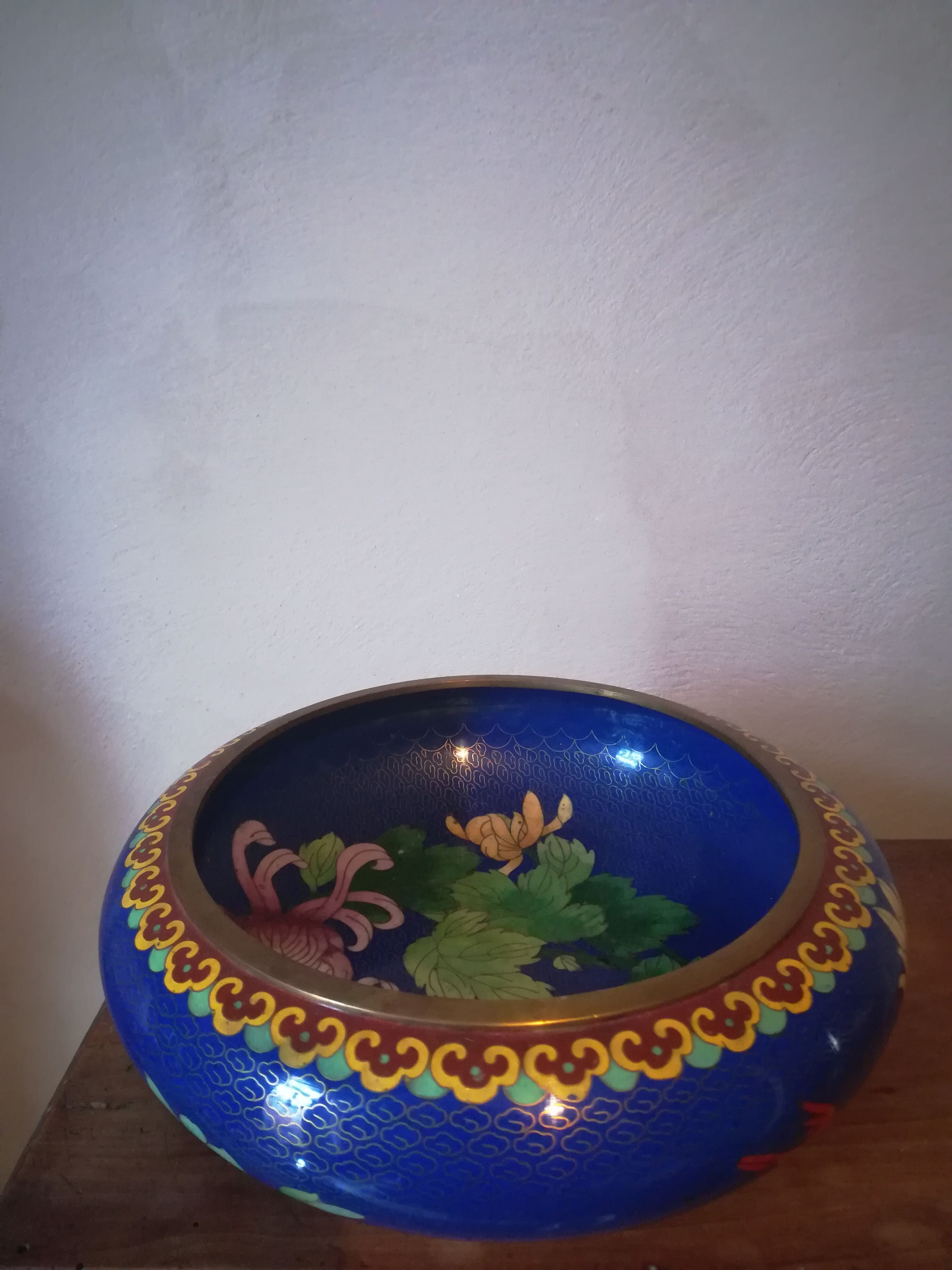 Chinese cup in partitioned email