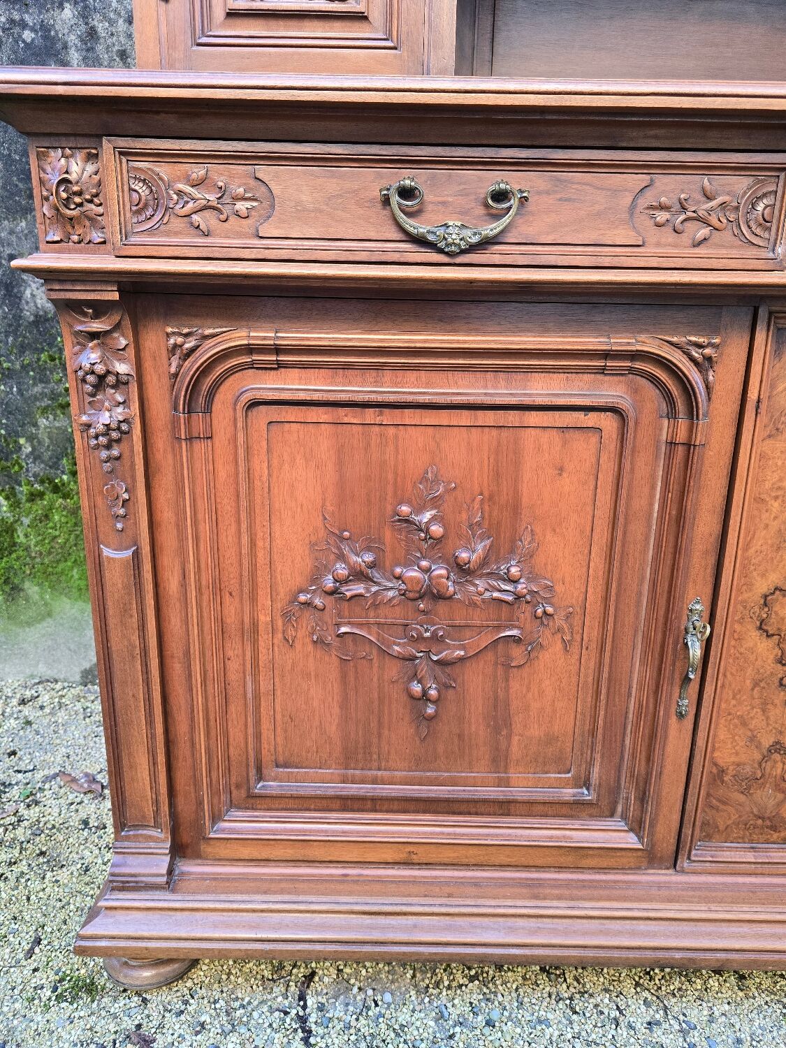Important two-body buffet in carved walnut – Renaissance style