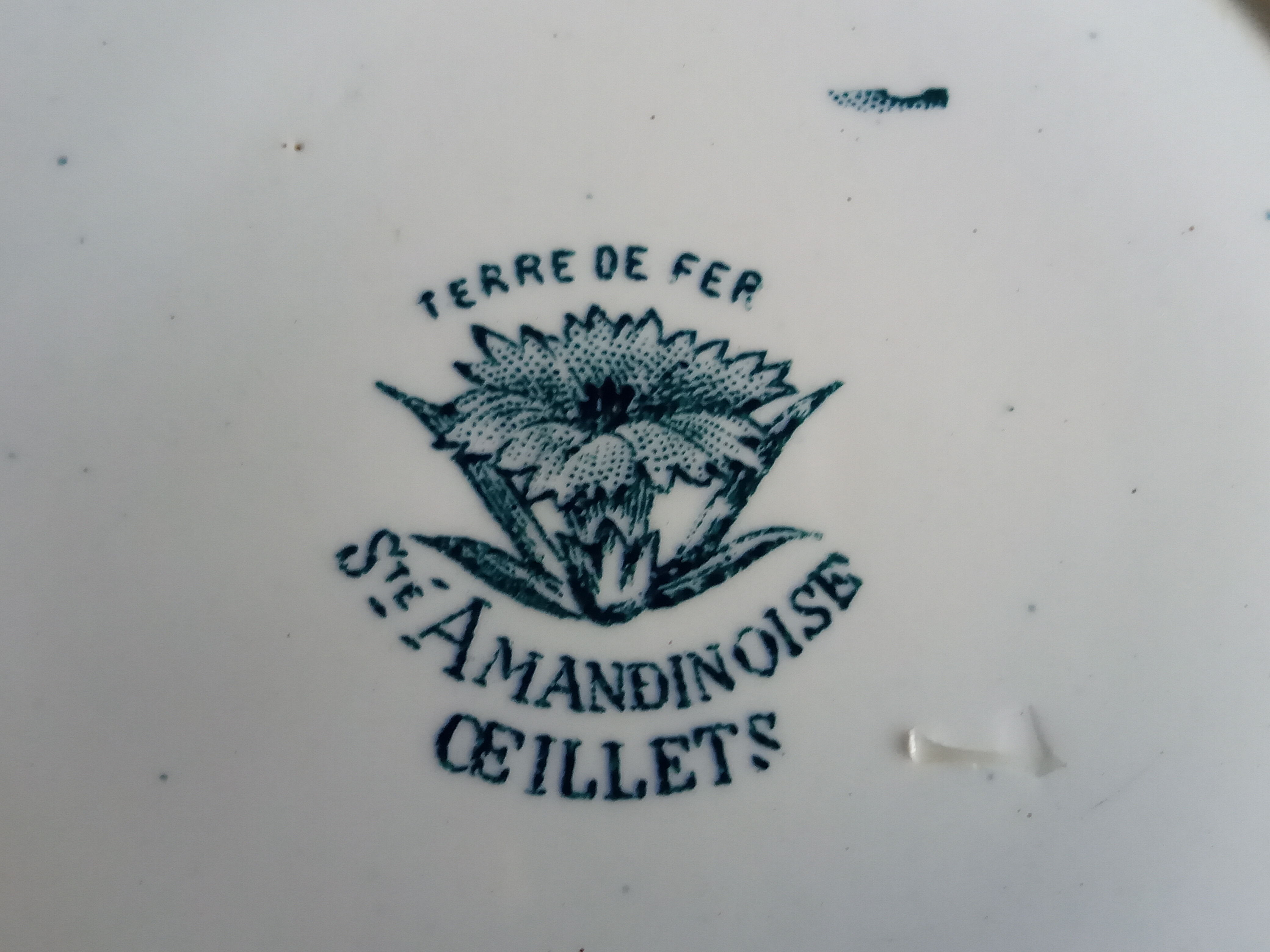 Eight dessert plates in Terre de Fer