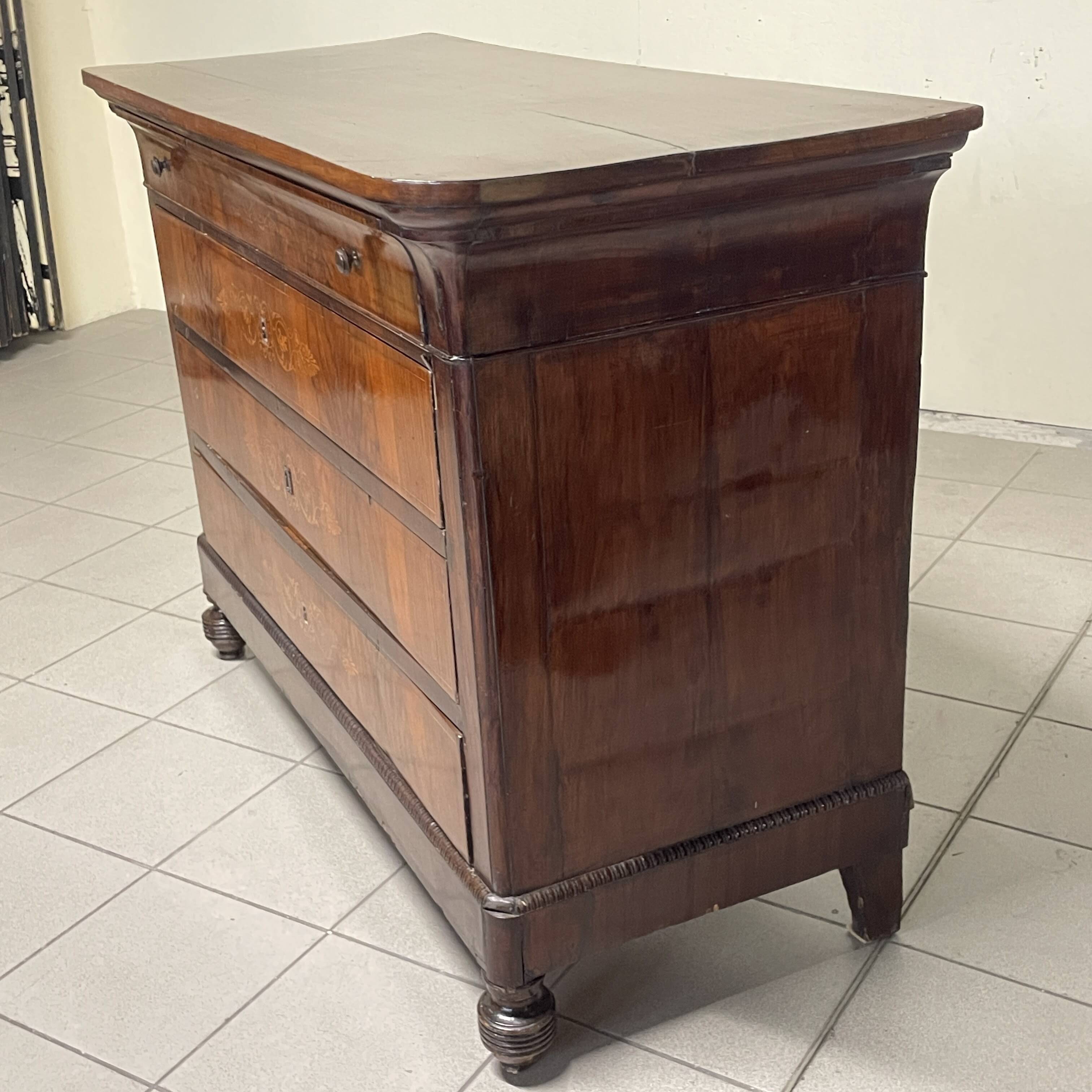 Commode en bois vintage