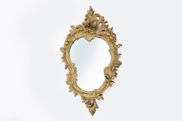Miroir en bois et plâtre doré de style Louis XV, Belgique, XXe siècle