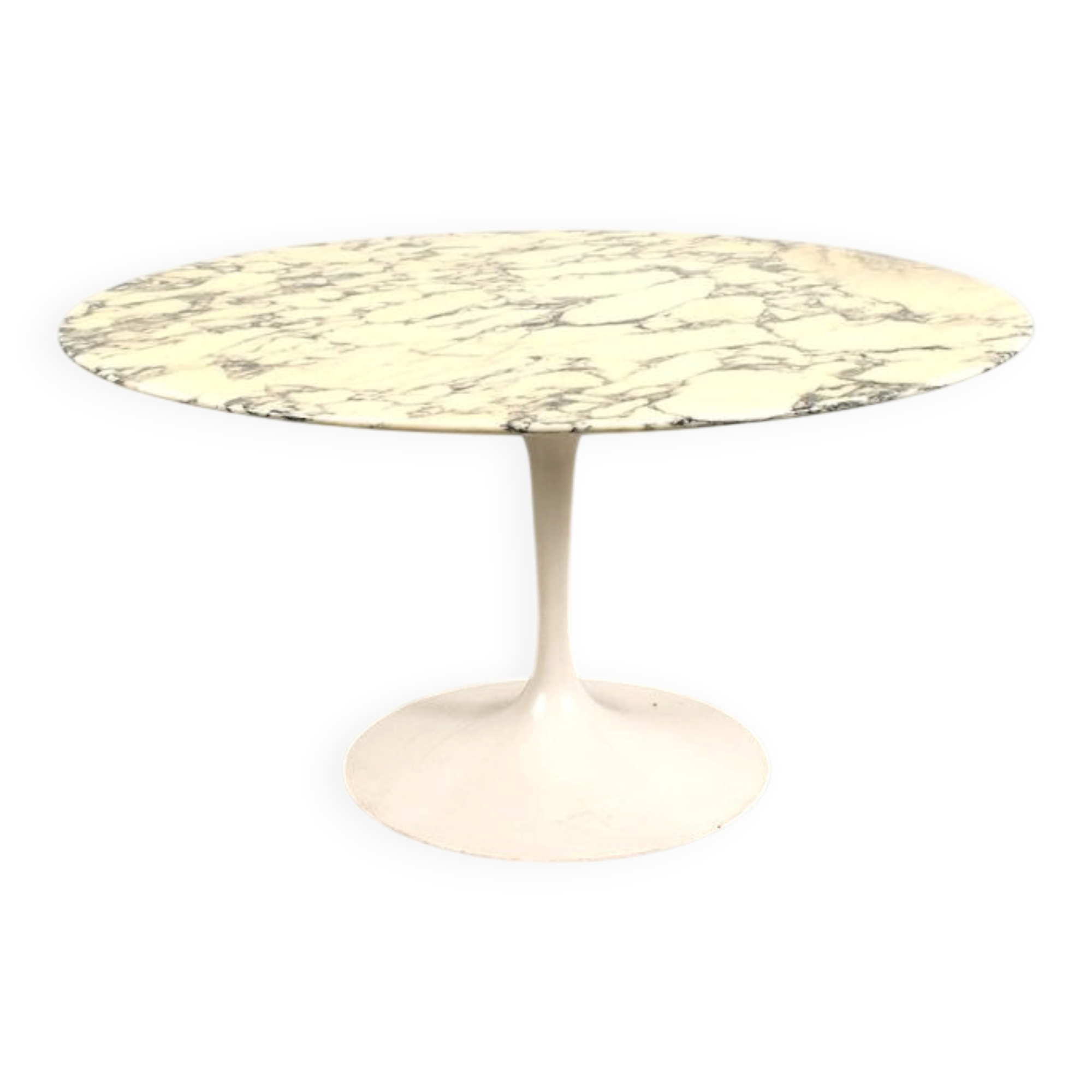 Round Dining Table by Eero Saarinen