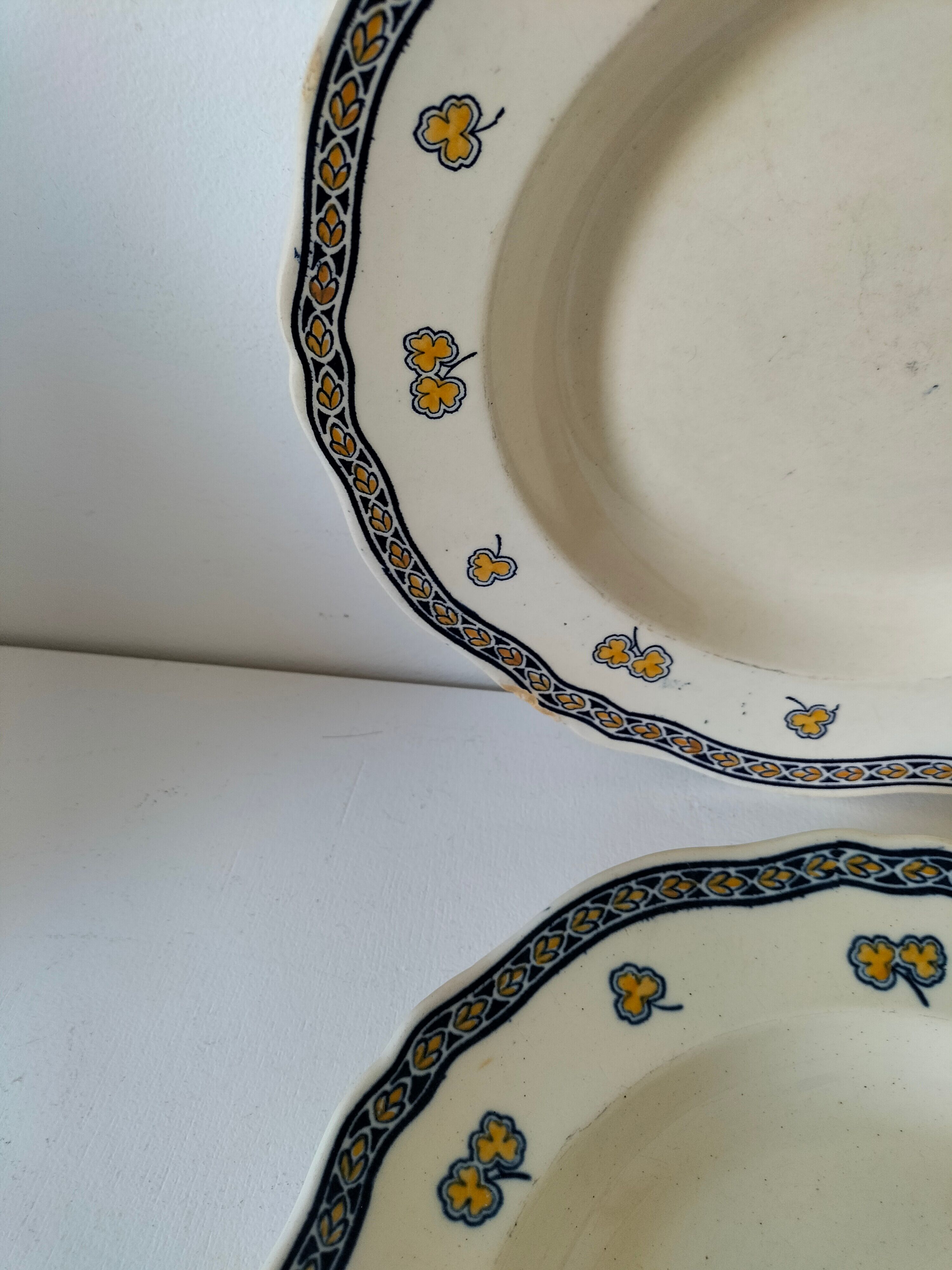 K&G Lunéville "Rouen Clover" plate circa 1880-1900