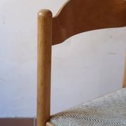 4 chaises en pin massif, assises paillées, dossier chantourné