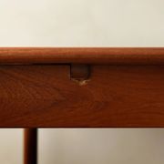 Table à manger extensible en teck moderne danois modèle 24 par Ansager Møbler années 1960.
