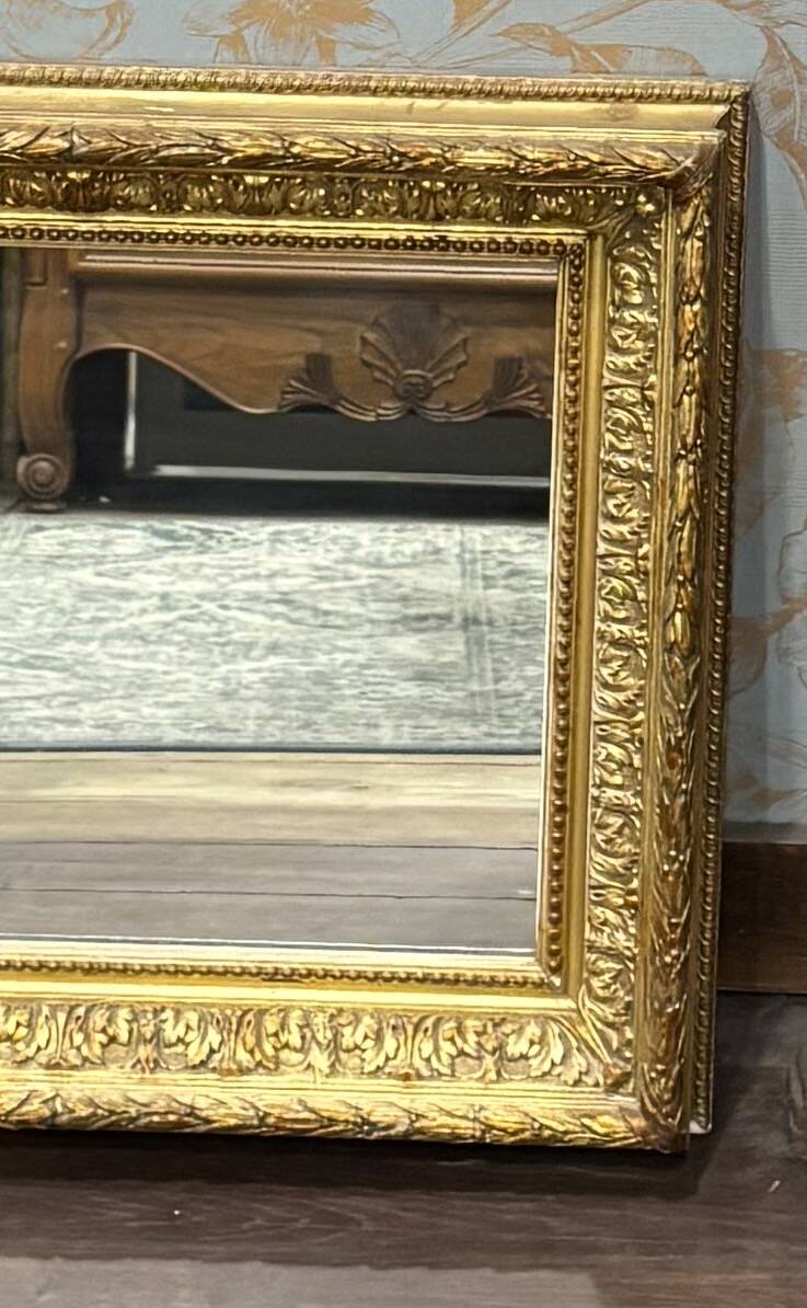 Elegant Vintage Wall Mirror with Ornate Gold Frame – Classic Style