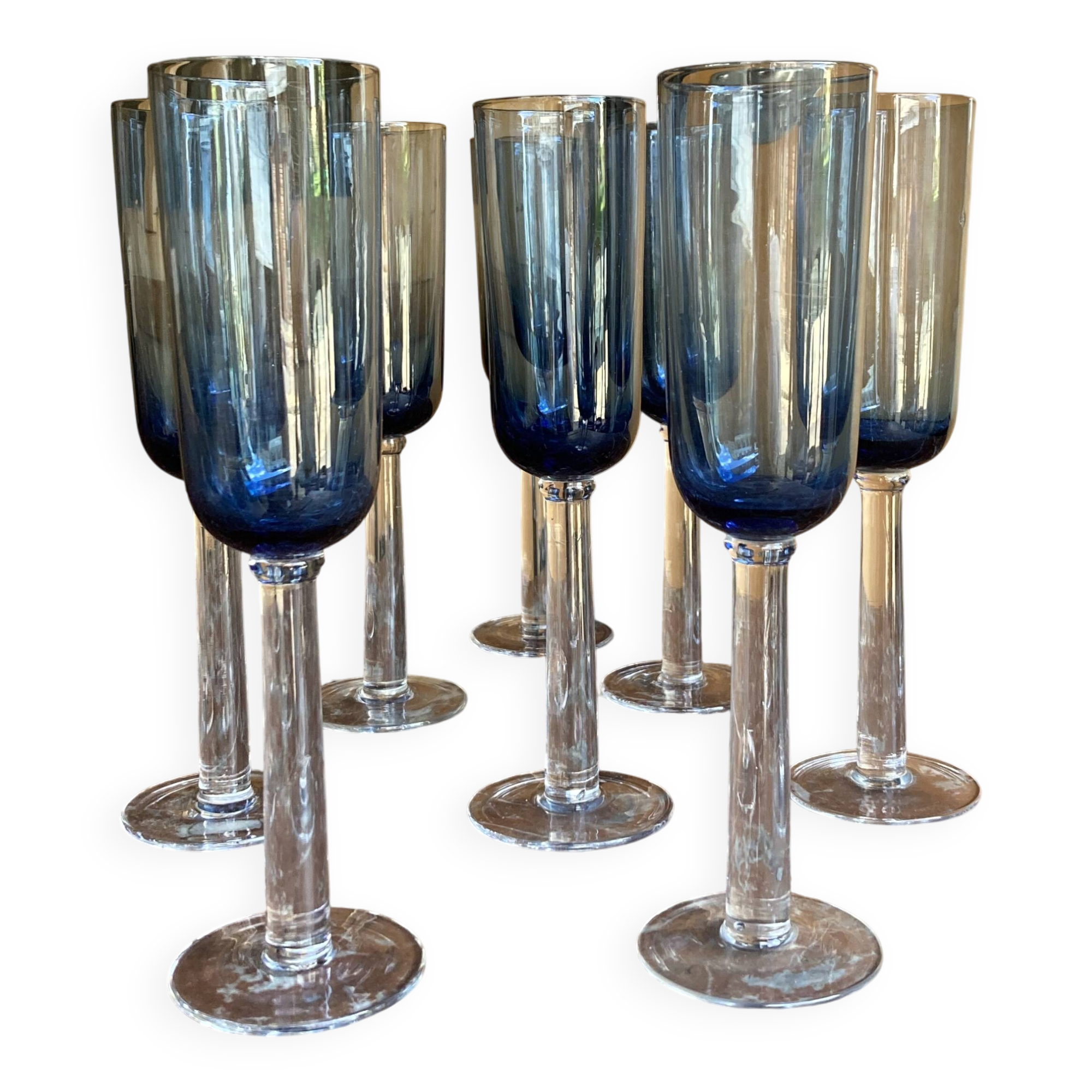 Set of 8 stemmed glasses
