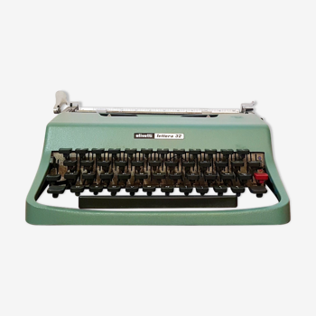 Machine à écrire Olivetti Lettrera 32