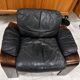 Paire de fauteuils scandinaves en cuir et palissandre