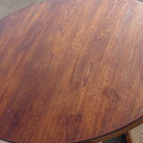 Baumann oval table