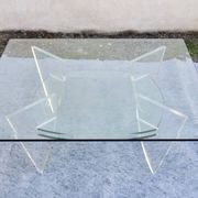 Table basse design années 1980 en verre et perspex (lucite)