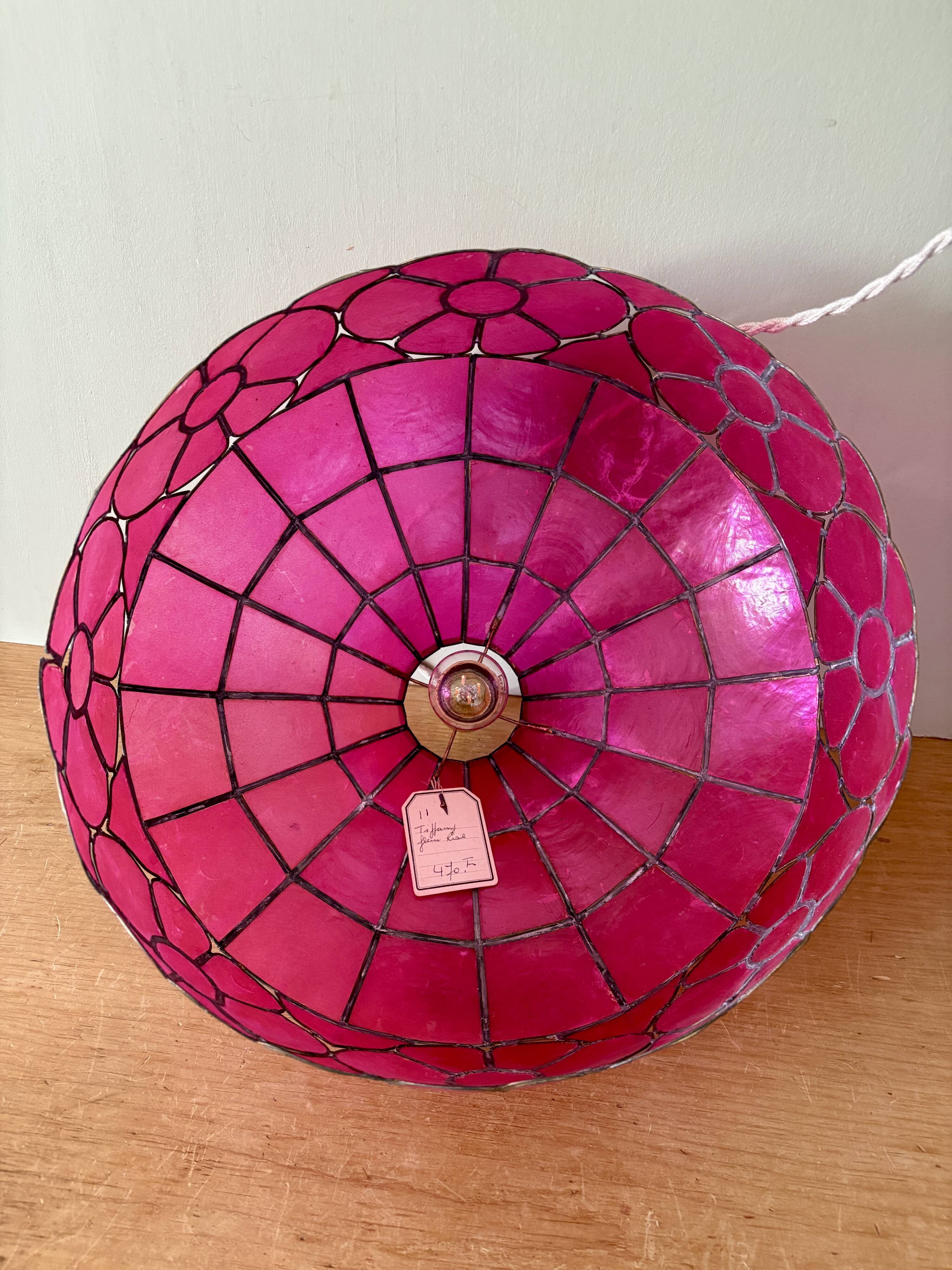 Suspension abat-jour vintage en nacre rose