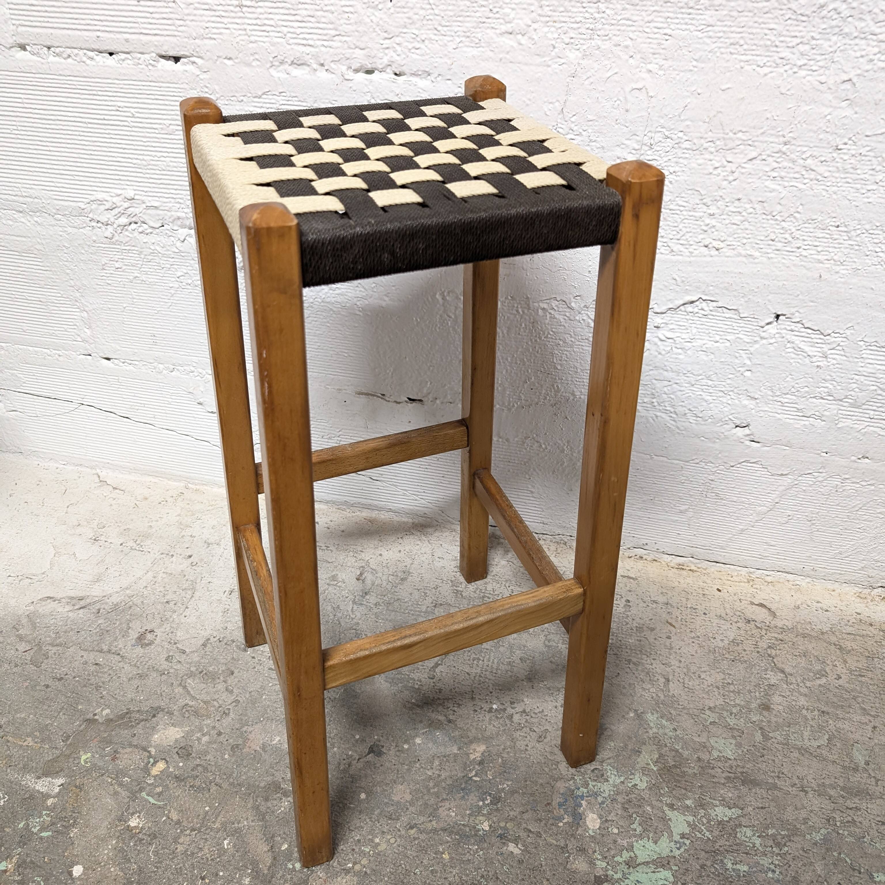 Tabouret de bar bois et corde tressée