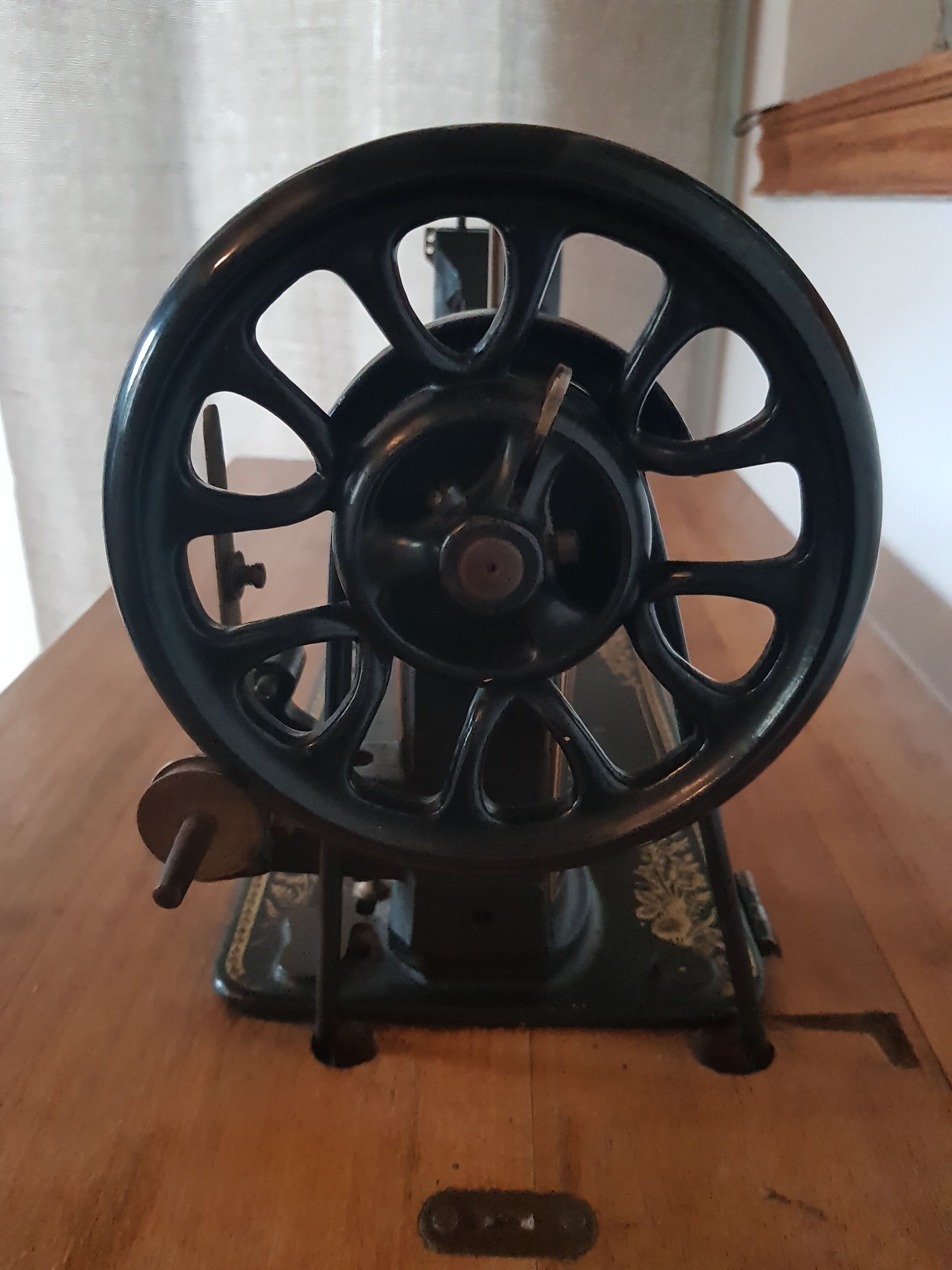 Old sewing machine H. Vigneron