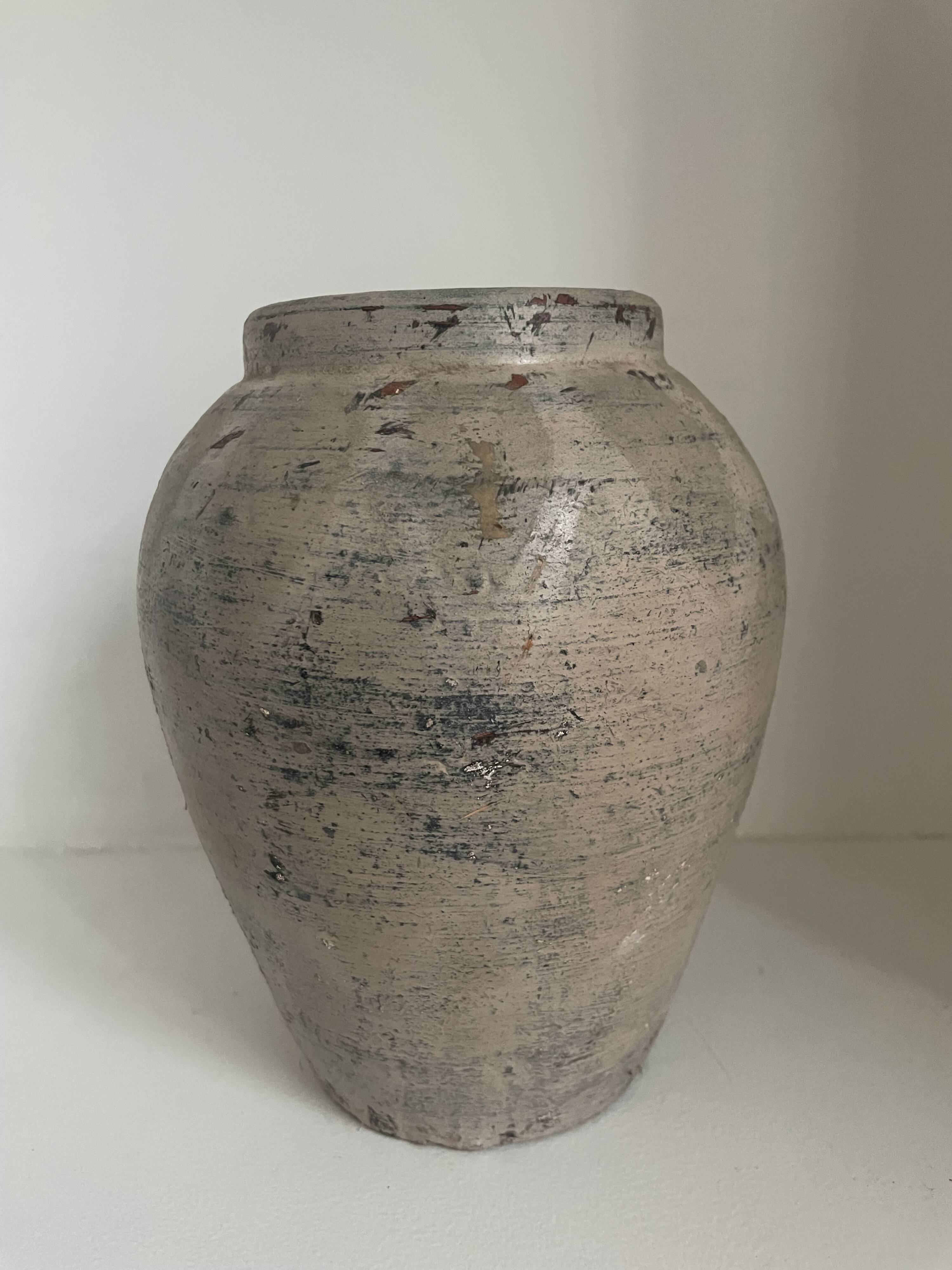 set of 8 decorative items