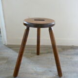 Tripod stool in raw wood with handle
