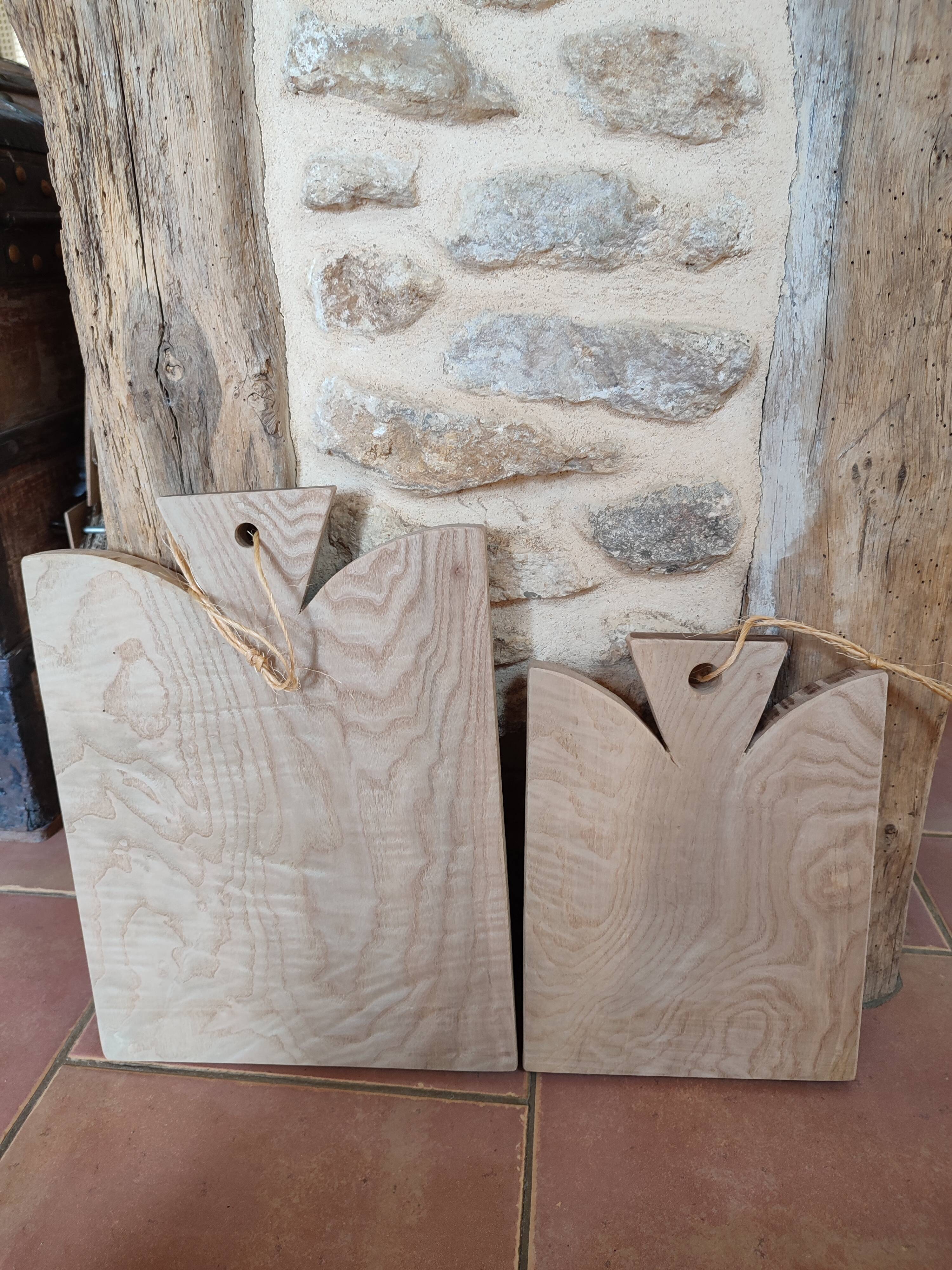 Moustache cutting board in batch