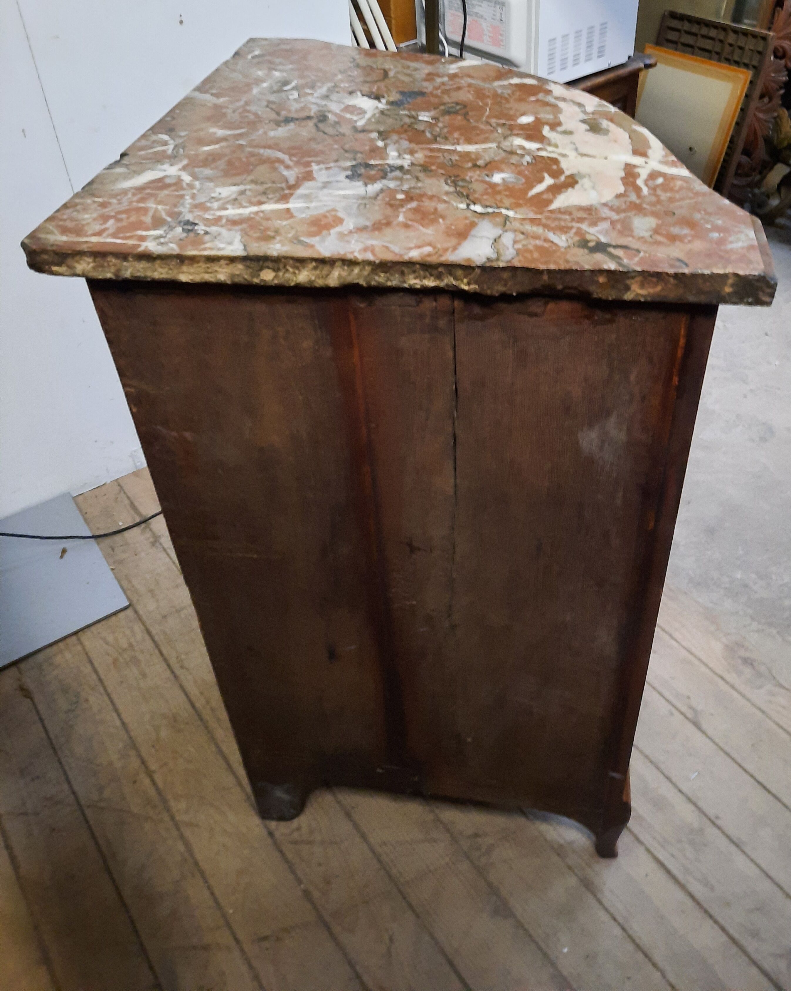Corner cabinet with 2 doors marble top