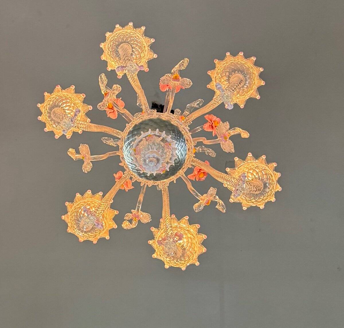 Venetian chandelier in colorless and pink Murano glass, 6 light arms circa 1940