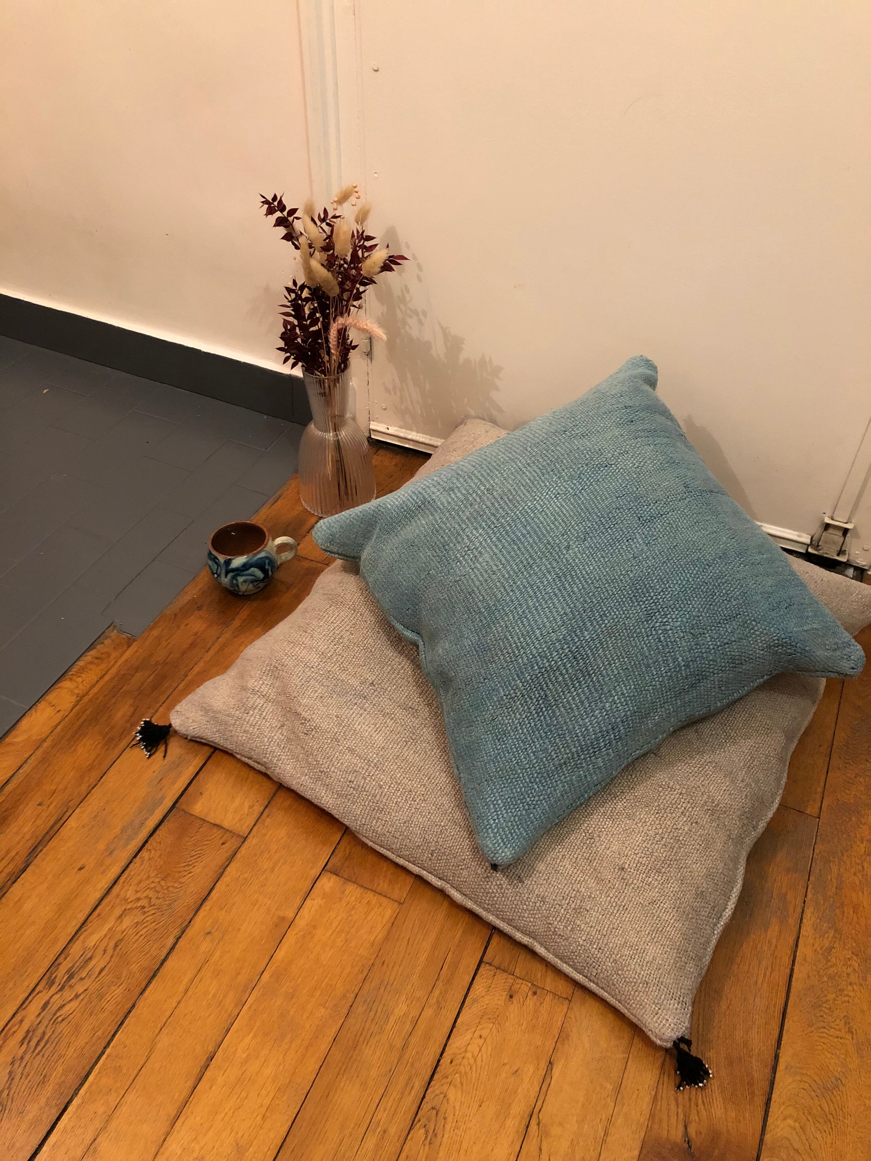 Natural hemp soil cushion