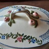 Old Tournay sauce boat. Creil and Montereau