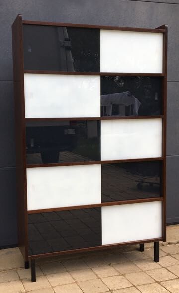 Vintage library/showcase,