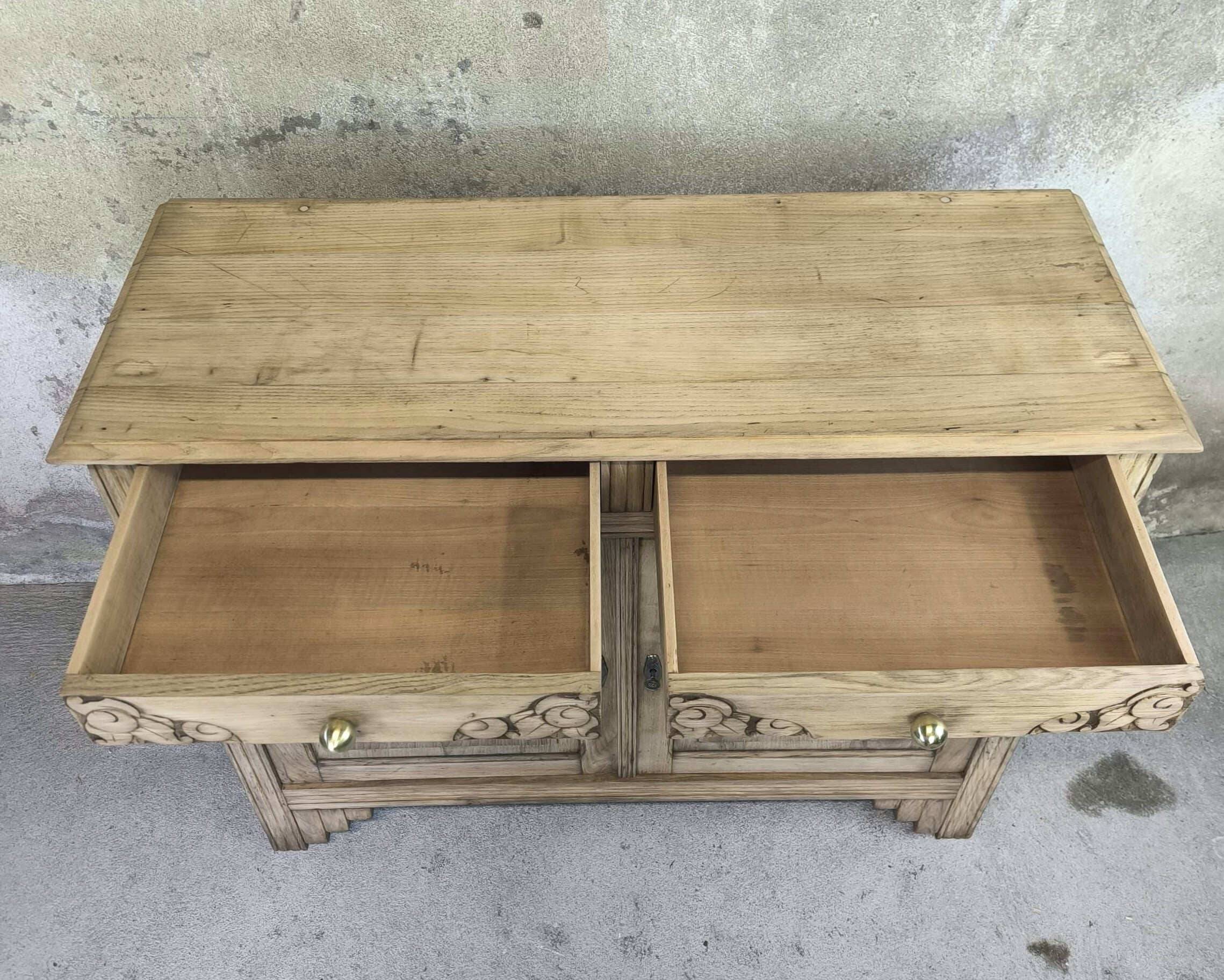 Buffet parisien vintage art déco en bois massif.