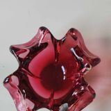Floral/Corolla shaped pocket emptier. Murano Italy/Chambord by Fratelli Toso. In pink blown glass. Diam 18 cm