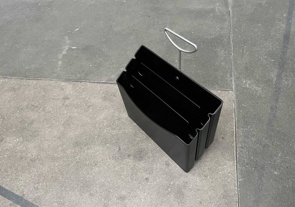 Postmodern Italian magazine rack by Andries & Hiroko Van Onck for Magis, 1980s.