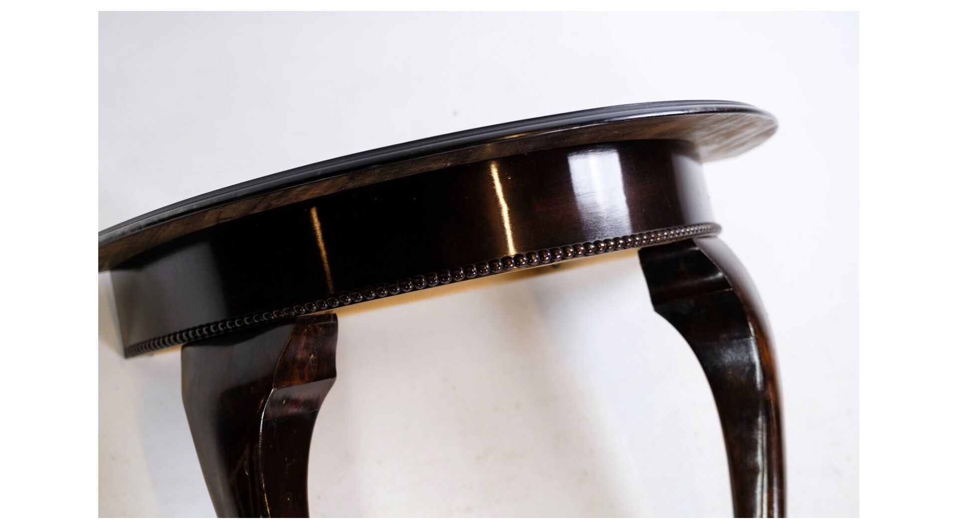 Mahogany console table with pearl row from around the year 1860s