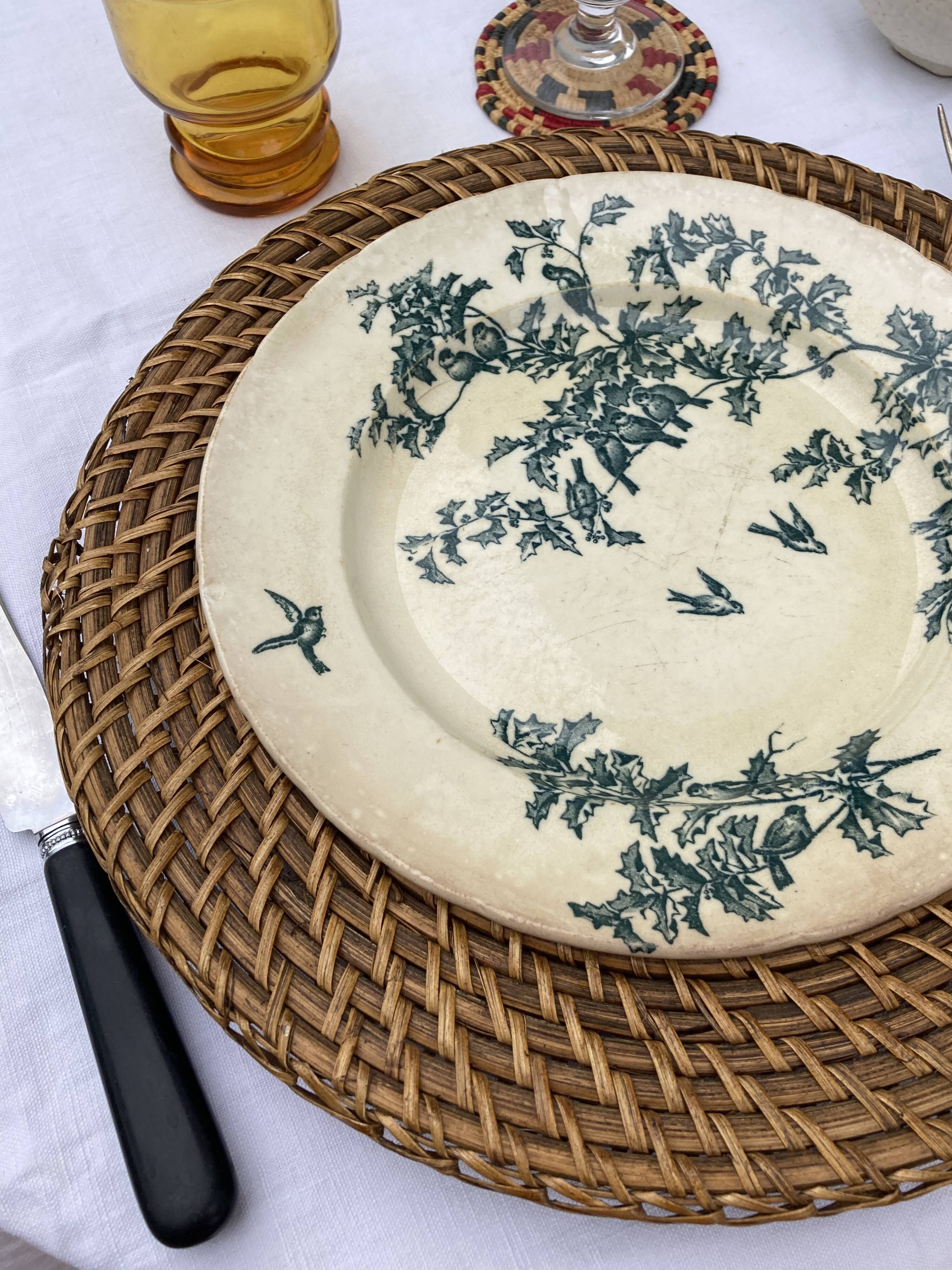 Round rattan table set / natural braided wicker