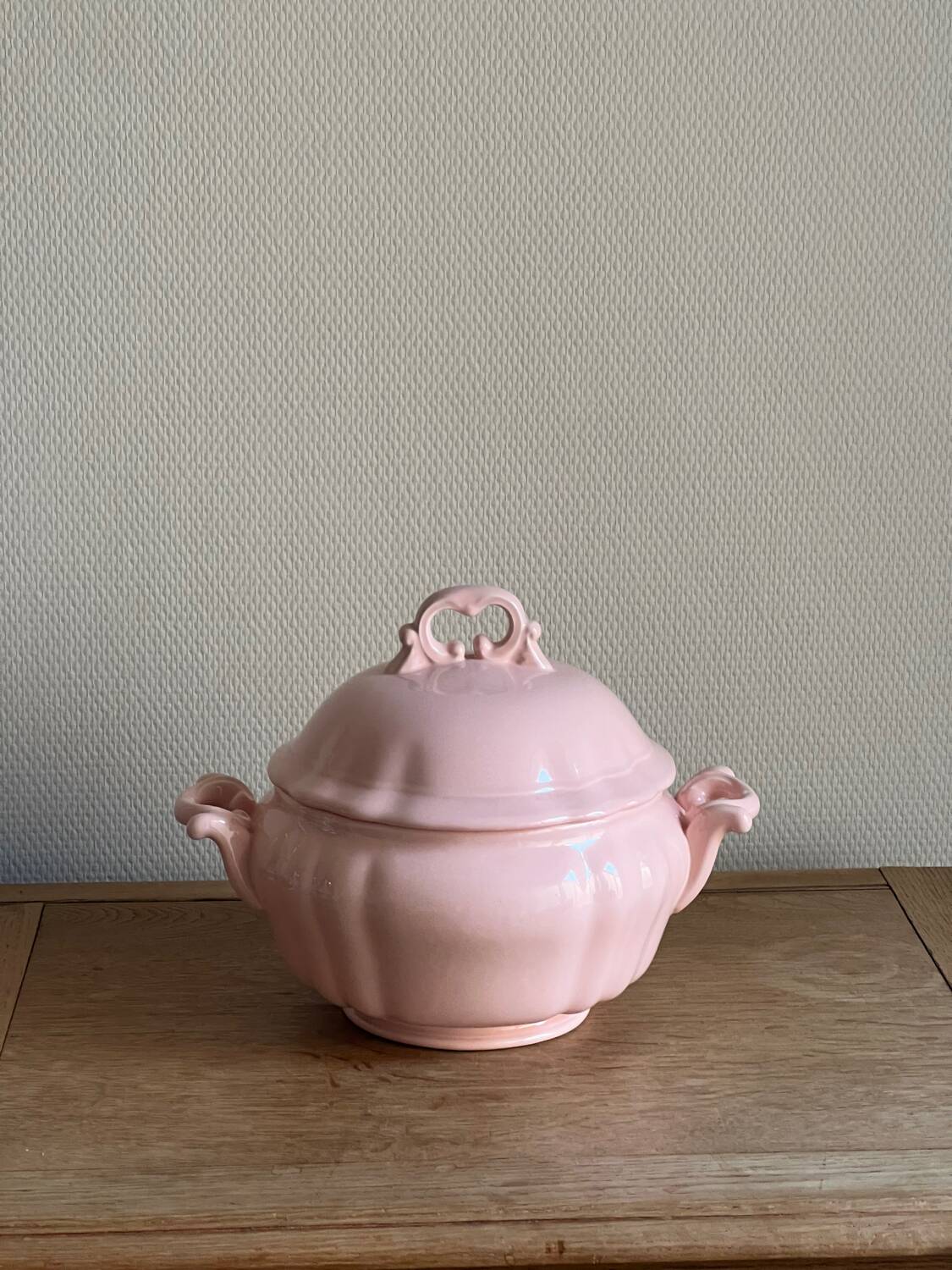 Pink soup tureen
